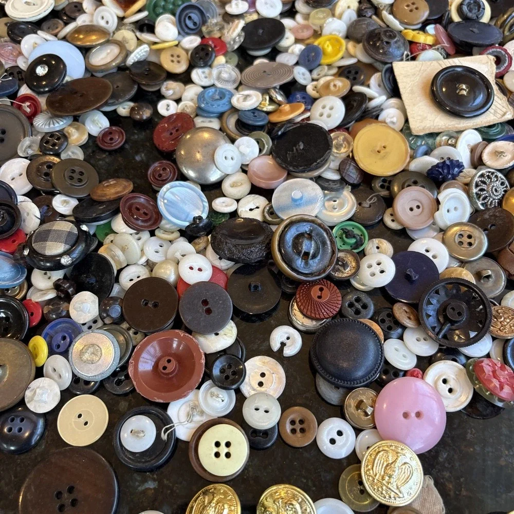 BIG Bag O' Buttons Vintage To Now Buttons For Collection Sewing Or Crafts 2 Lb+